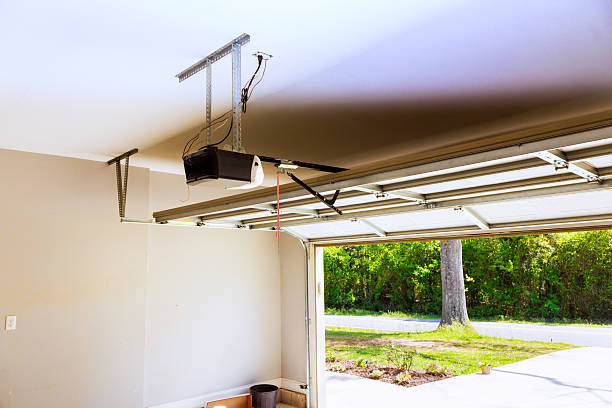 Top rated local Garage Door Panel Replacement specialists in Clinton, MS